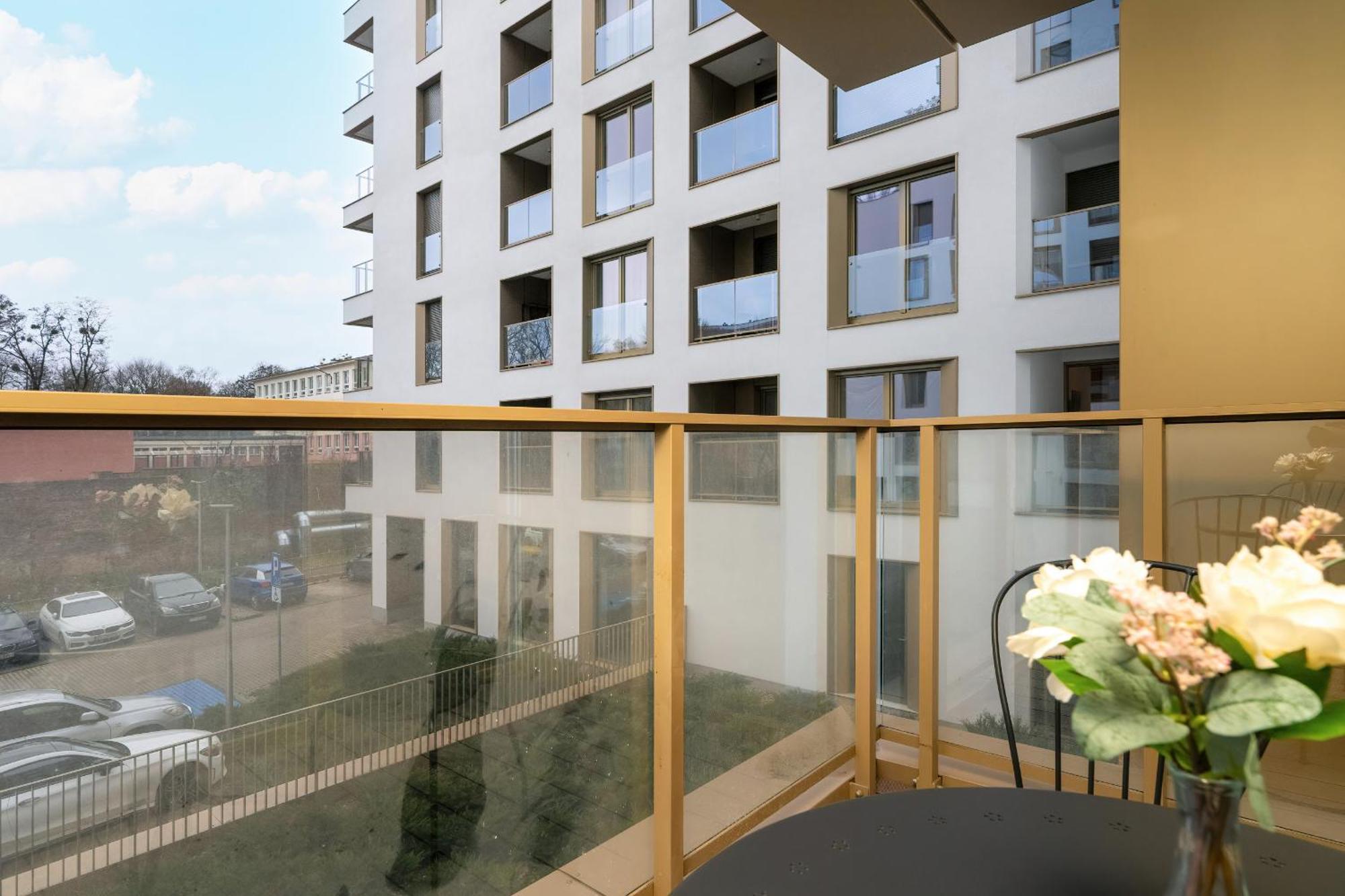 City Center Apartments With Gym & Free Garage Poznan By Noclegi Renters Exterior foto